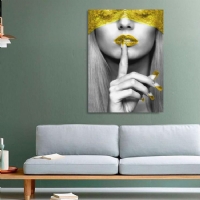 SUS YAPAN KADIN SARI RENK KANVAS TABLO